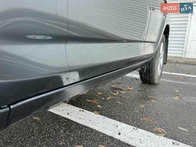 Серый Тойота РАВ 4, объемом двигателя 2 л и пробегом 213 тыс. км за 9999 $, фото 2 на Automoto.ua