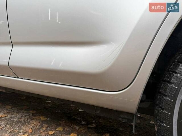 Серый Тойота РАВ 4, объемом двигателя 2 л и пробегом 80 тыс. км за 12600 $, фото 50 на Automoto.ua