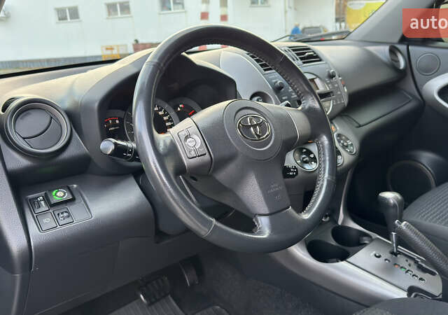 Сірий Тойота РАВ 4, об'ємом двигуна 2 л та пробігом 90 тис. км за 12300 $, фото 95 на Automoto.ua