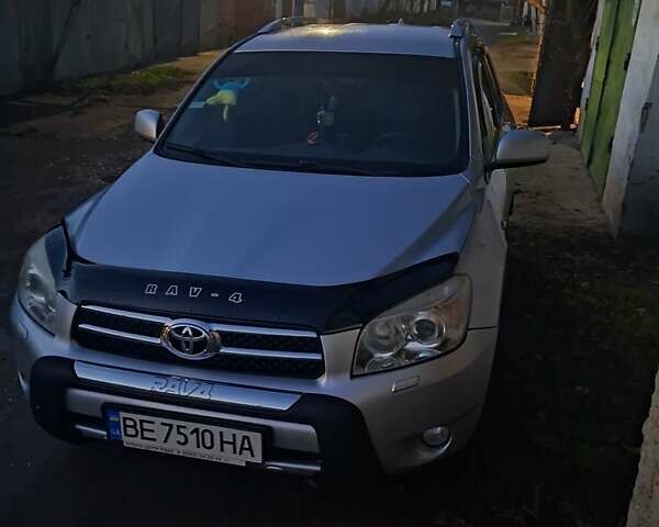 Серый Тойота РАВ 4, объемом двигателя 2 л и пробегом 165 тыс. км за 10700 $, фото 6 на Automoto.ua