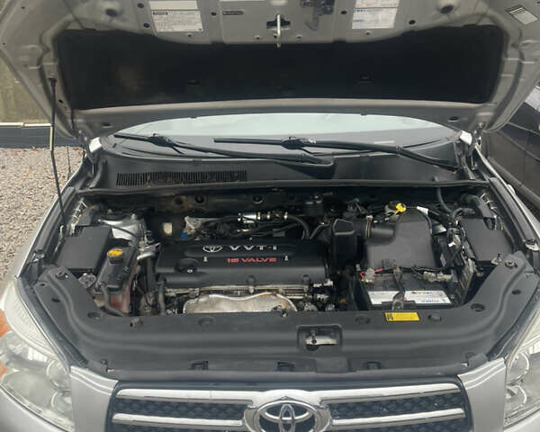 Сірий Тойота РАВ 4, об'ємом двигуна 2.4 л та пробігом 158 тис. км за 8500 $, фото 26 на Automoto.ua