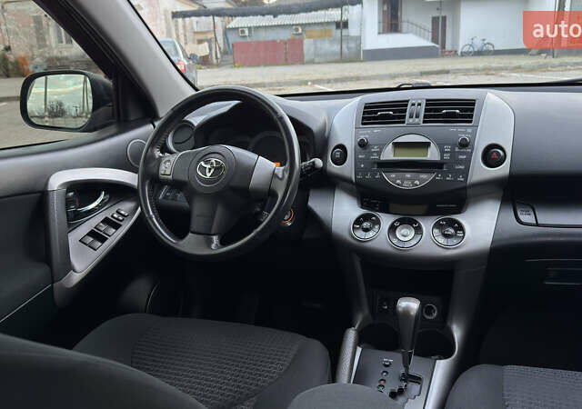 Сірий Тойота РАВ 4, об'ємом двигуна 2 л та пробігом 90 тис. км за 12300 $, фото 134 на Automoto.ua