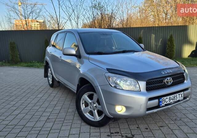 Серый Тойота РАВ 4, объемом двигателя 2.23 л и пробегом 293 тыс. км за 7999 $, фото 9 на Automoto.ua