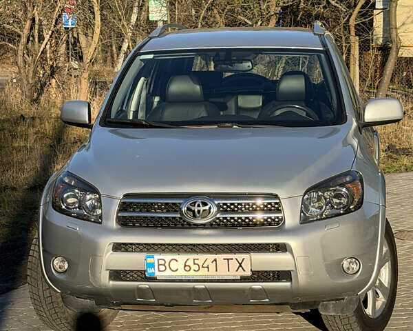 Серый Тойота РАВ 4, объемом двигателя 2.36 л и пробегом 149 тыс. км за 11800 $, фото 1 на Automoto.ua