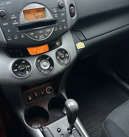 Серый Тойота РАВ 4, объемом двигателя 2 л и пробегом 252 тыс. км за 9700 $, фото 7 на Automoto.ua