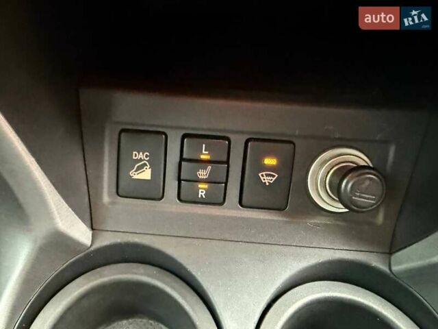 Серый Тойота РАВ 4, объемом двигателя 2 л и пробегом 80 тыс. км за 12600 $, фото 41 на Automoto.ua