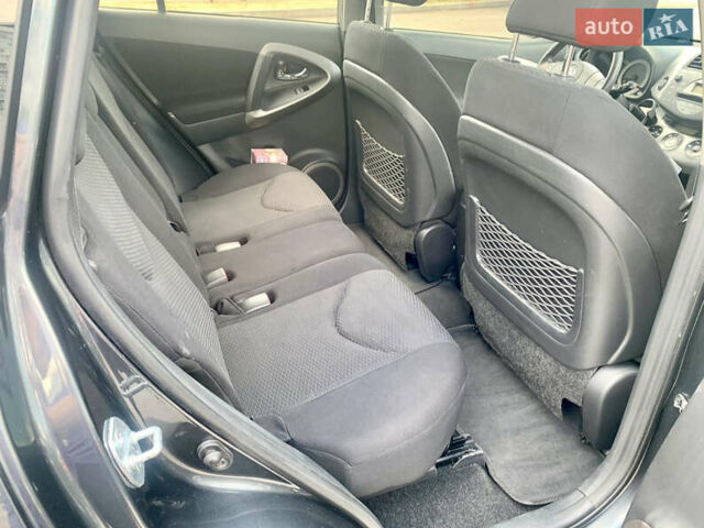 Серый Тойота РАВ 4, объемом двигателя 2 л и пробегом 317 тыс. км за 11777 $, фото 6 на Automoto.ua