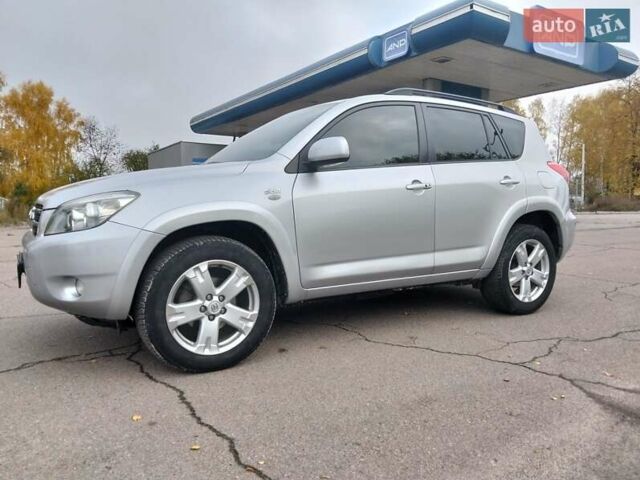 Тойота РАВ 4 2008 в Конотопе на Automoto.ua Серый Тойота РАВ 4, объемом двигателя 2.2 л и пробегом 208 тыс. км за 10490 $, фото 5 на Automoto.ua