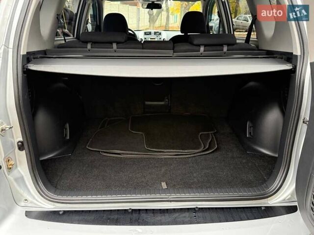 Серый Тойота РАВ 4, объемом двигателя 2 л и пробегом 80 тыс. км за 12600 $, фото 33 на Automoto.ua