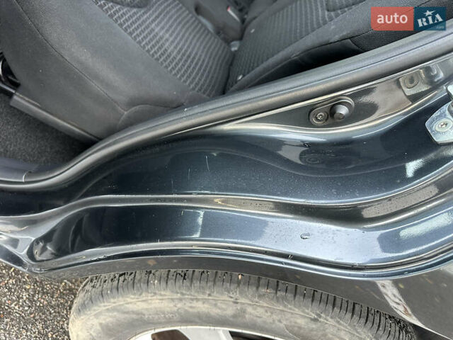 Серый Тойота РАВ 4, объемом двигателя 2 л и пробегом 213 тыс. км за 9999 $, фото 31 на Automoto.ua
