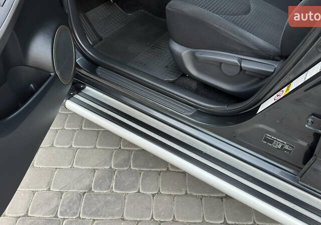 Сірий Тойота РАВ 4, об'ємом двигуна 2 л та пробігом 90 тис. км за 12300 $, фото 84 на Automoto.ua