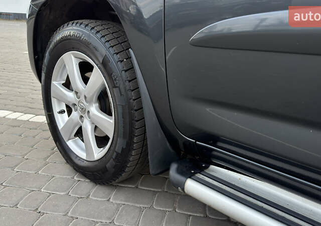 Сірий Тойота РАВ 4, об'ємом двигуна 2 л та пробігом 90 тис. км за 12300 $, фото 80 на Automoto.ua