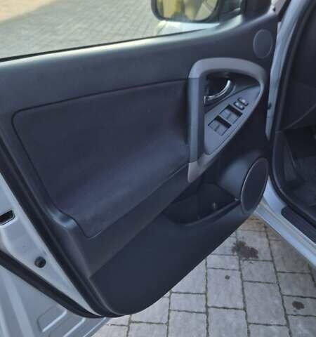 Серый Тойота РАВ 4, объемом двигателя 2.23 л и пробегом 293 тыс. км за 7999 $, фото 46 на Automoto.ua