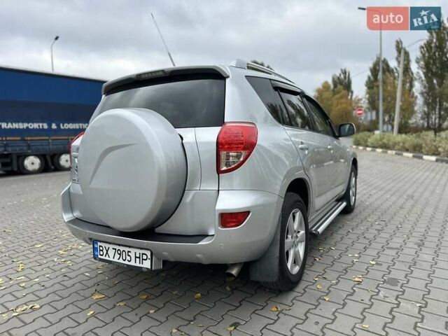 Серый Тойота РАВ 4, объемом двигателя 2 л и пробегом 309 тыс. км за 8950 $, фото 10 на Automoto.ua