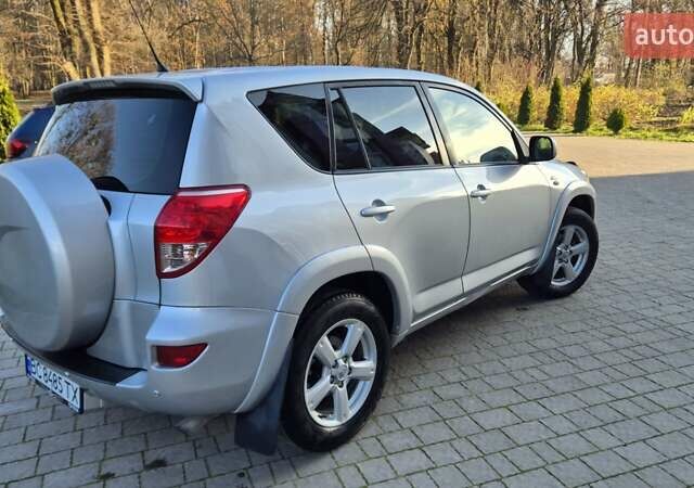 Серый Тойота РАВ 4, объемом двигателя 2.23 л и пробегом 293 тыс. км за 7999 $, фото 97 на Automoto.ua