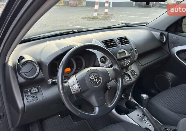 Сірий Тойота РАВ 4, об'ємом двигуна 2 л та пробігом 90 тис. км за 12300 $, фото 89 на Automoto.ua