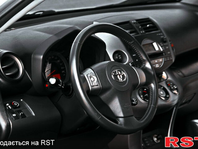 Сірий Тойота РАВ 4, об'ємом двигуна 2 л та пробігом 152 тис. км за 11300 $, фото 6 на Automoto.ua