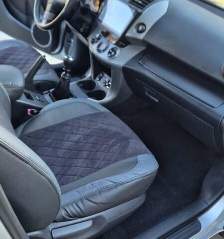 Серый Тойота РАВ 4, объемом двигателя 2.23 л и пробегом 293 тыс. км за 7999 $, фото 78 на Automoto.ua