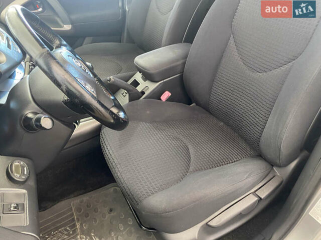Серый Тойота РАВ 4, объемом двигателя 2.23 л и пробегом 156 тыс. км за 9650 $, фото 6 на Automoto.ua