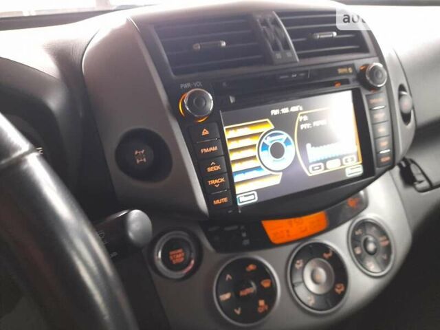 Сірий Тойота РАВ 4, об'ємом двигуна 2 л та пробігом 280 тис. км за 10000 $, фото 4 на Automoto.ua