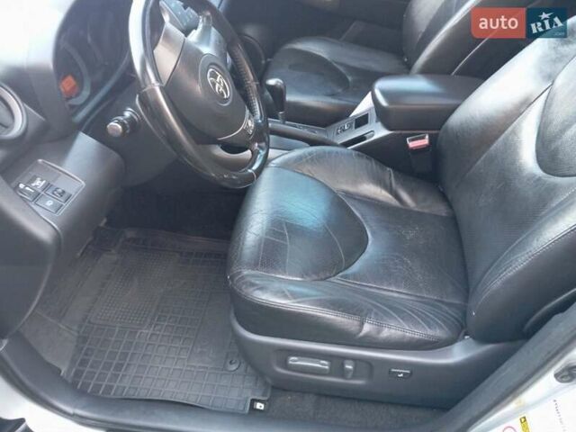 Серый Тойота РАВ 4, объемом двигателя 2 л и пробегом 165 тыс. км за 9999 $, фото 18 на Automoto.ua