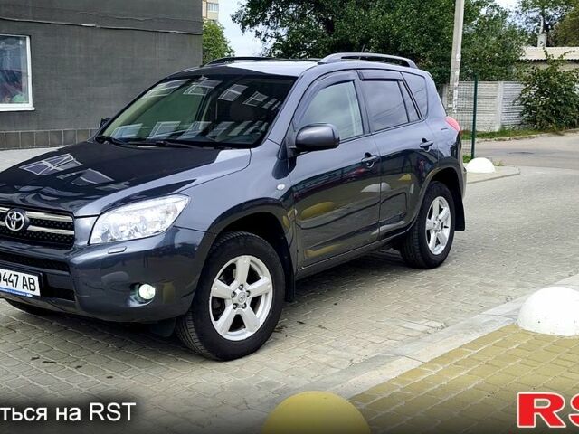 Серый Тойота РАВ 4, объемом двигателя 2 л и пробегом 191 тыс. км за 9500 $, фото 3 на Automoto.ua