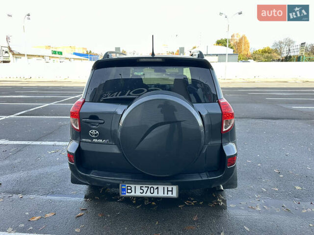 Серый Тойота РАВ 4, объемом двигателя 2 л и пробегом 213 тыс. км за 9999 $, фото 9 на Automoto.ua