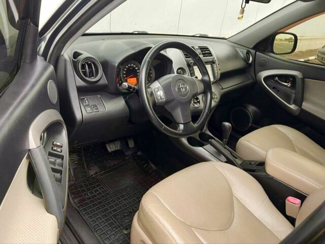 Серый Тойота РАВ 4, объемом двигателя 2 л и пробегом 190 тыс. км за 11700 $, фото 13 на Automoto.ua