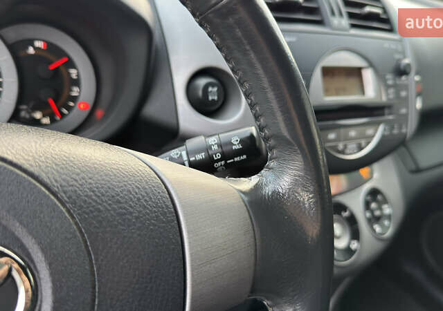 Сірий Тойота РАВ 4, об'ємом двигуна 2 л та пробігом 90 тис. км за 12300 $, фото 103 на Automoto.ua