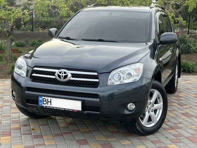 Серый Тойота РАВ 4, объемом двигателя 2 л и пробегом 190 тыс. км за 11700 $, фото 1 на Automoto.ua