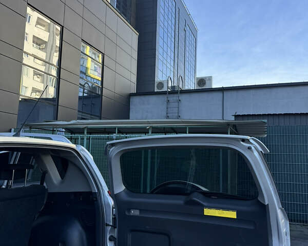 Серый Тойота РАВ 4, объемом двигателя 2 л и пробегом 108 тыс. км за 10999 $, фото 9 на Automoto.ua