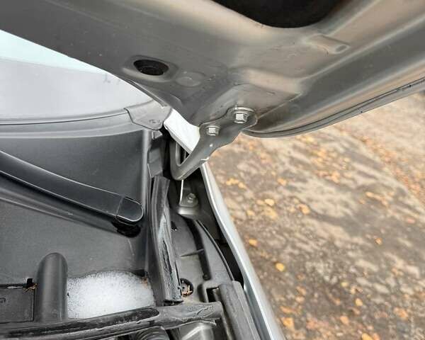 Серый Тойота РАВ 4, объемом двигателя 2 л и пробегом 80 тыс. км за 12600 $, фото 60 на Automoto.ua