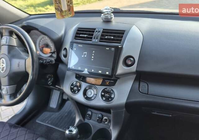 Серый Тойота РАВ 4, объемом двигателя 2.23 л и пробегом 293 тыс. км за 7999 $, фото 79 на Automoto.ua