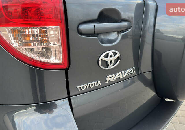 Серый Тойота РАВ 4, объемом двигателя 2 л и пробегом 90 тыс. км за 12300 $, фото 59 на Automoto.ua