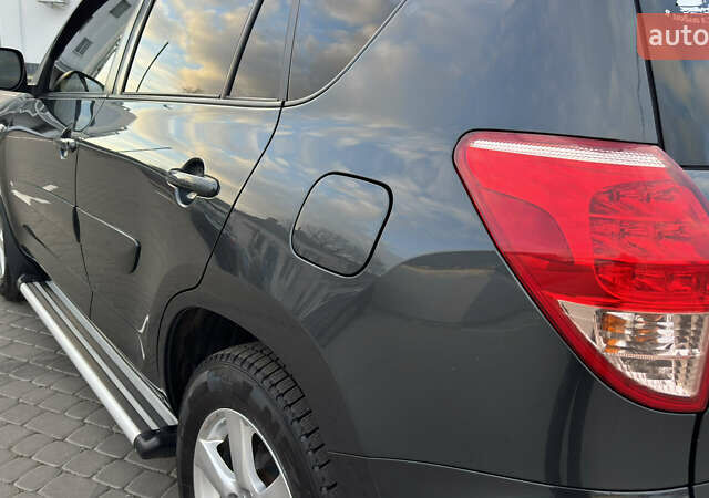 Серый Тойота РАВ 4, объемом двигателя 2 л и пробегом 90 тыс. км за 12300 $, фото 65 на Automoto.ua