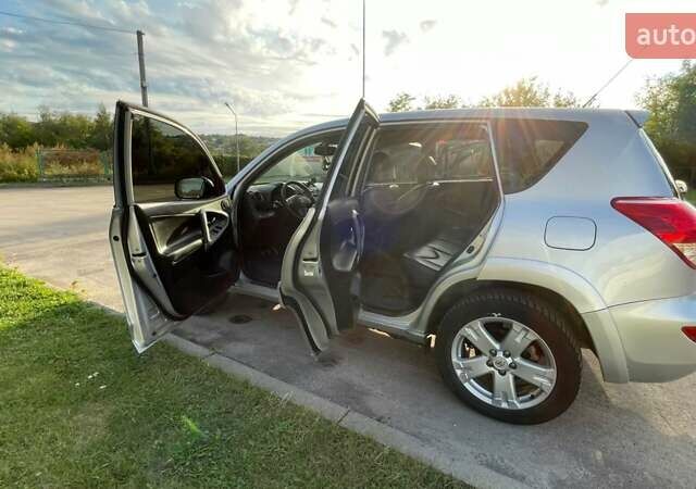 Серый Тойота РАВ 4, объемом двигателя 2.2 л и пробегом 314 тыс. км за 4500 $, фото 14 на Automoto.ua