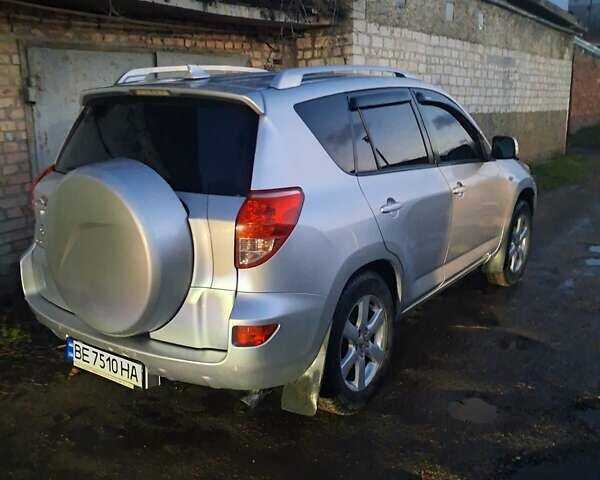 Серый Тойота РАВ 4, объемом двигателя 2 л и пробегом 165 тыс. км за 10700 $, фото 2 на Automoto.ua