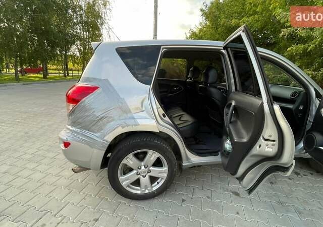 Серый Тойота РАВ 4, объемом двигателя 2.2 л и пробегом 314 тыс. км за 4500 $, фото 13 на Automoto.ua