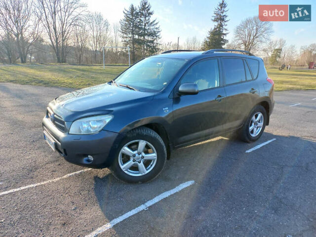 Сірий Тойота РАВ 4, об'ємом двигуна 2.2 л та пробігом 307 тис. км за 8200 $, фото 3 на Automoto.ua