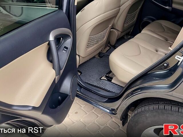 Серый Тойота РАВ 4, объемом двигателя 2 л и пробегом 191 тыс. км за 9500 $, фото 7 на Automoto.ua