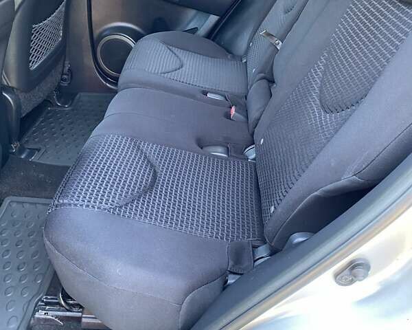 Серый Тойота РАВ 4, объемом двигателя 2 л и пробегом 158 тыс. км за 10800 $, фото 13 на Automoto.ua