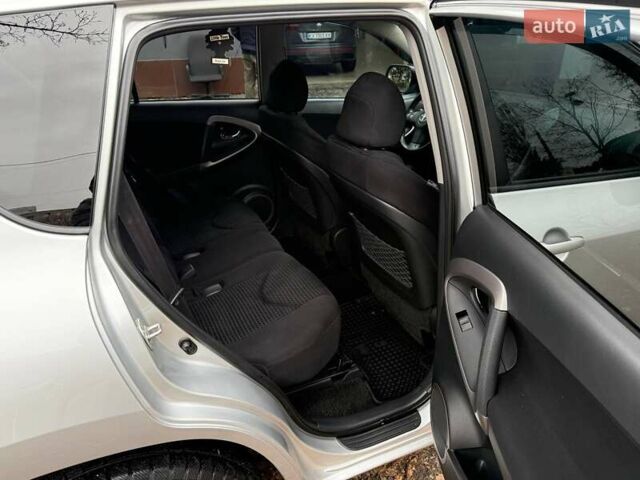 Серый Тойота РАВ 4, объемом двигателя 2 л и пробегом 80 тыс. км за 12600 $, фото 35 на Automoto.ua