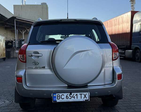 Серый Тойота РАВ 4, объемом двигателя 2.36 л и пробегом 149 тыс. км за 11800 $, фото 7 на Automoto.ua