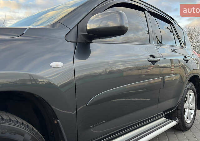 Сірий Тойота РАВ 4, об'ємом двигуна 2 л та пробігом 90 тис. км за 12300 $, фото 74 на Automoto.ua