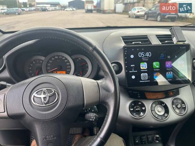 Тойота РАВ 4 2008 в Белой Церкве на Automoto.ua Серый Тойота РАВ 4, объемом двигателя 2 л и пробегом 192 тыс. км за 10400 $, фото 5 на Automoto.ua