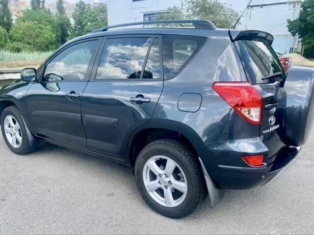Серый Тойота РАВ 4, объемом двигателя 2 л и пробегом 317 тыс. км за 10777 $, фото 3 на Automoto.ua