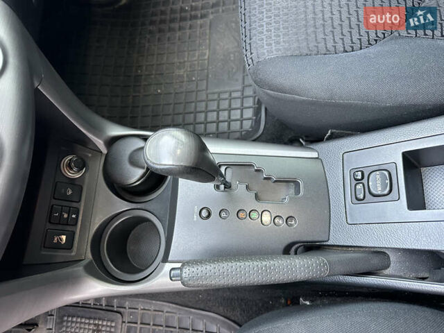 Серый Тойота РАВ 4, объемом двигателя 2 л и пробегом 213 тыс. км за 9999 $, фото 25 на Automoto.ua