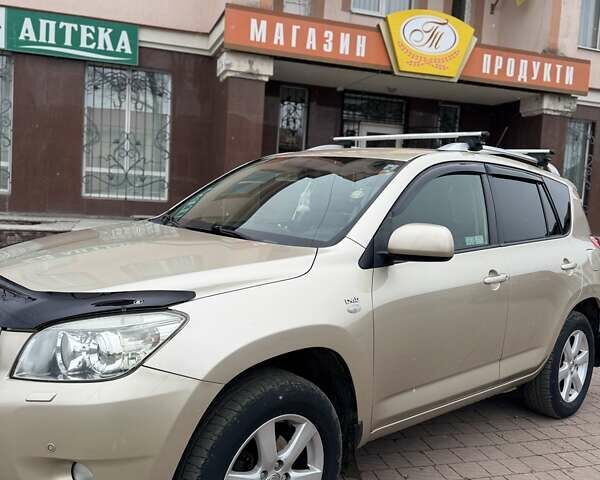 Серый Тойота РАВ 4, объемом двигателя 2.23 л и пробегом 348 тыс. км за 8999 $, фото 3 на Automoto.ua