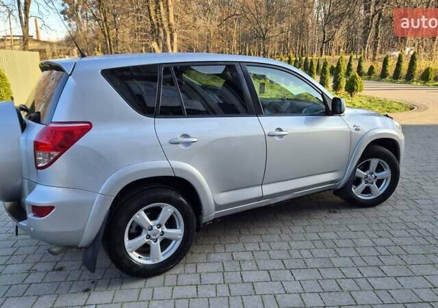 Серый Тойота РАВ 4, объемом двигателя 2.23 л и пробегом 293 тыс. км за 7999 $, фото 5 на Automoto.ua