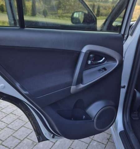 Серый Тойота РАВ 4, объемом двигателя 2.23 л и пробегом 293 тыс. км за 7999 $, фото 53 на Automoto.ua